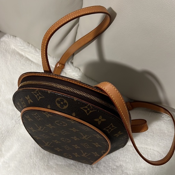 Louis Vuitton Monogram Ellipse Sac A Dos Backpack - Picture 3 of 15